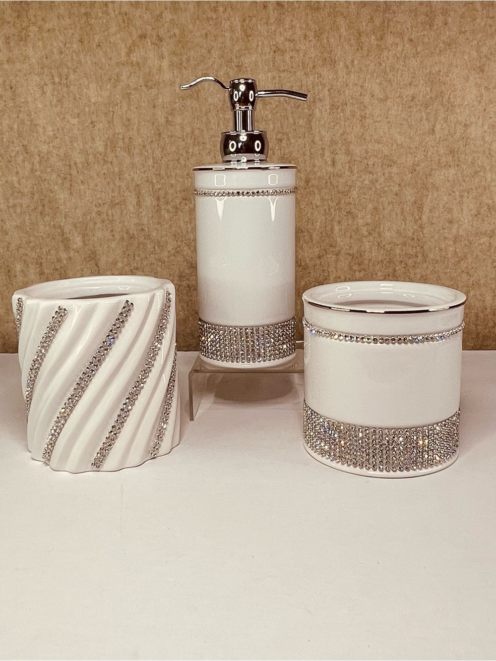 NWB Bella Lux Bling Crystal Bath Vanity Porcelain Soap Dispenser Canister Set/3